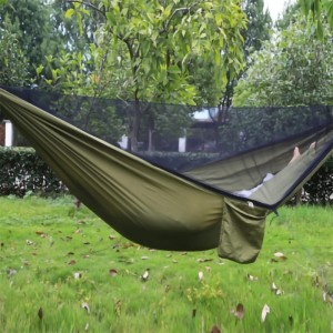 98.4″L x 59″W Portable Camping Hammock with Mosquito Netting Portable Camping Hammock with Mosquito Netting-application1
